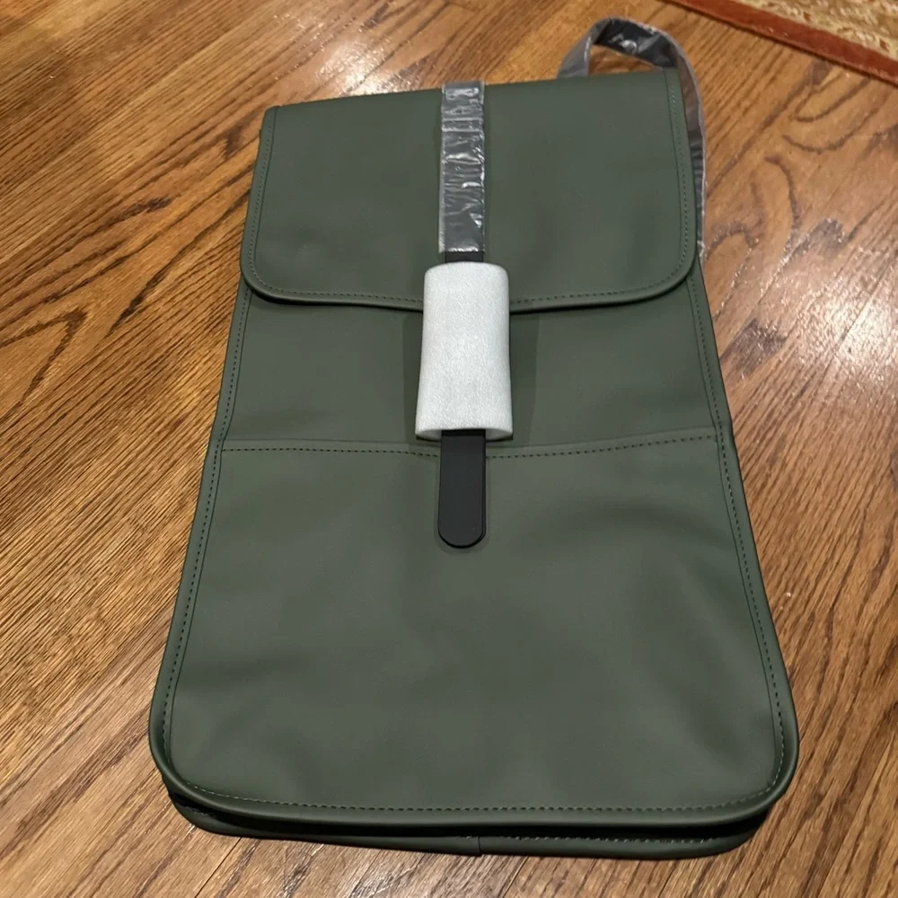 NWT Rains Unisex Olive‎ Green Full Size Waterproof Backpack Minimalist Laptop